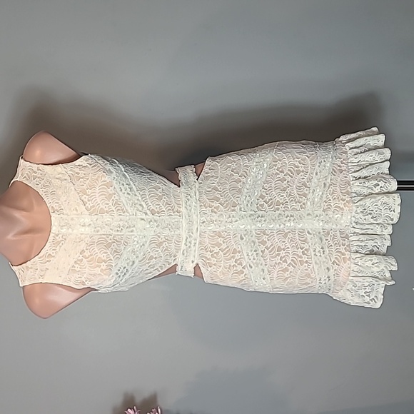 Hello Molly Beautiful Minds Dress White Lace 4 Wedding Bridal Party Engagement - Picture 11 of 11